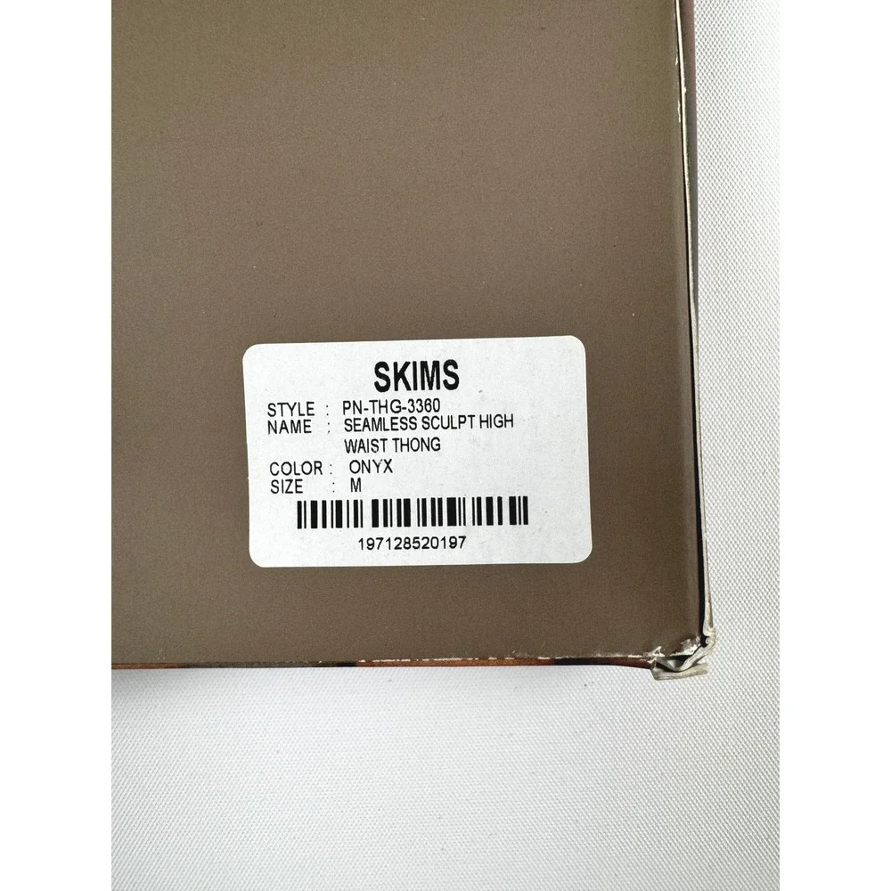 SKIMS Seamless Sculpt High Waist Thong Onyx Size Medium New In Box - Picture 3 of 3